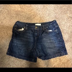 Maurice’s size 15/16